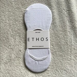 White No-Show Socks